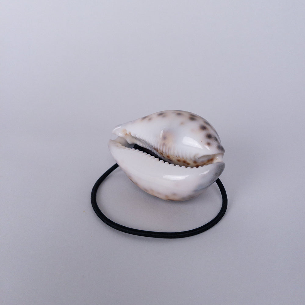 
                  
                    Single Large Cowrie Hair Tie
                  
                